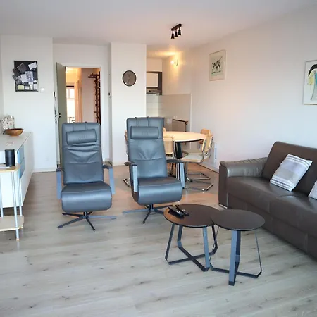 아파트 In With Sea Views 니우포르트